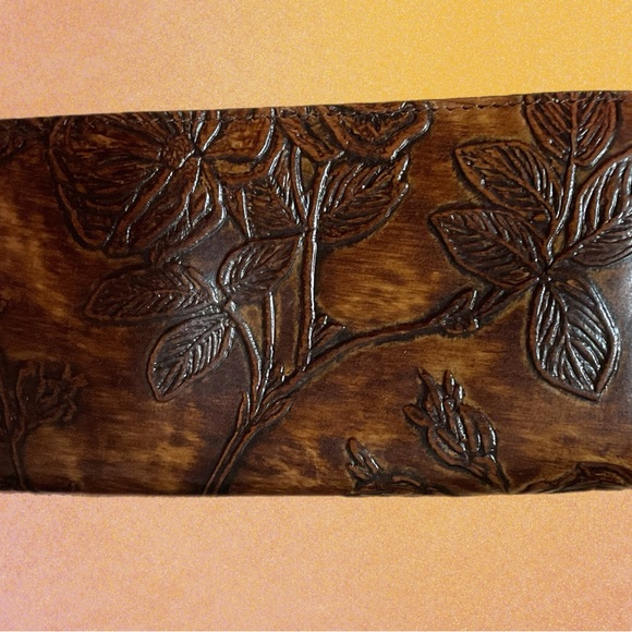 Patricia Nash  Elegant Poppy Shoulder Bag with Matching wallet - Picture 11 of 15